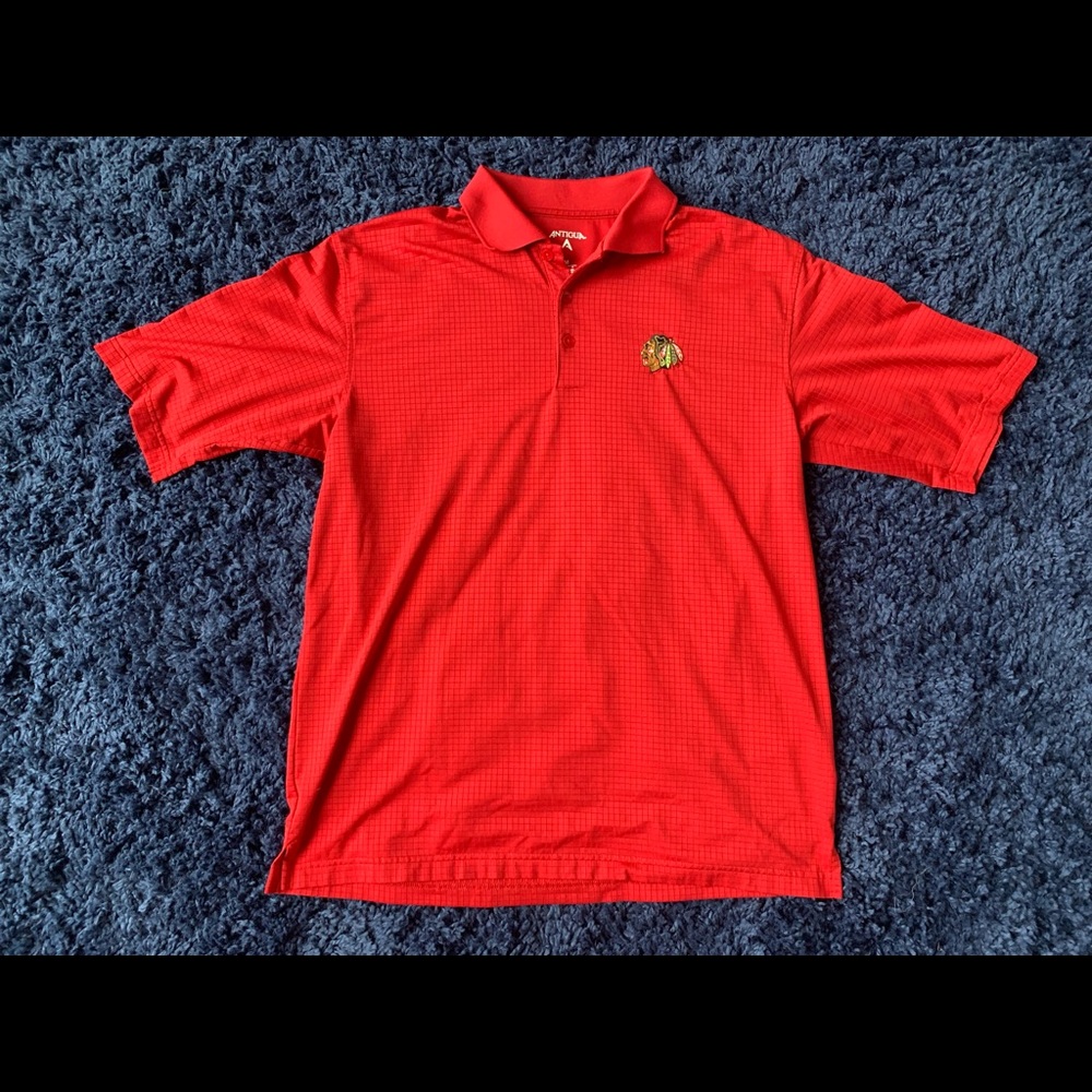 Men’s Antigua Chicago Blackhawks golf polo - size Medium, red.